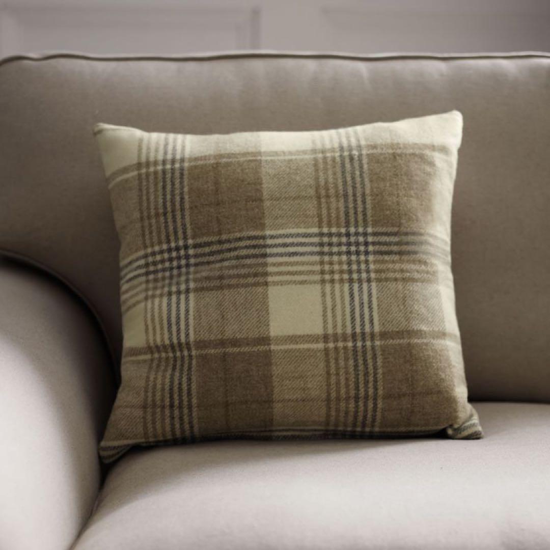 [イギリス直輸入]ローラアシュレイ ウールクッション　フェザーパッド　新品