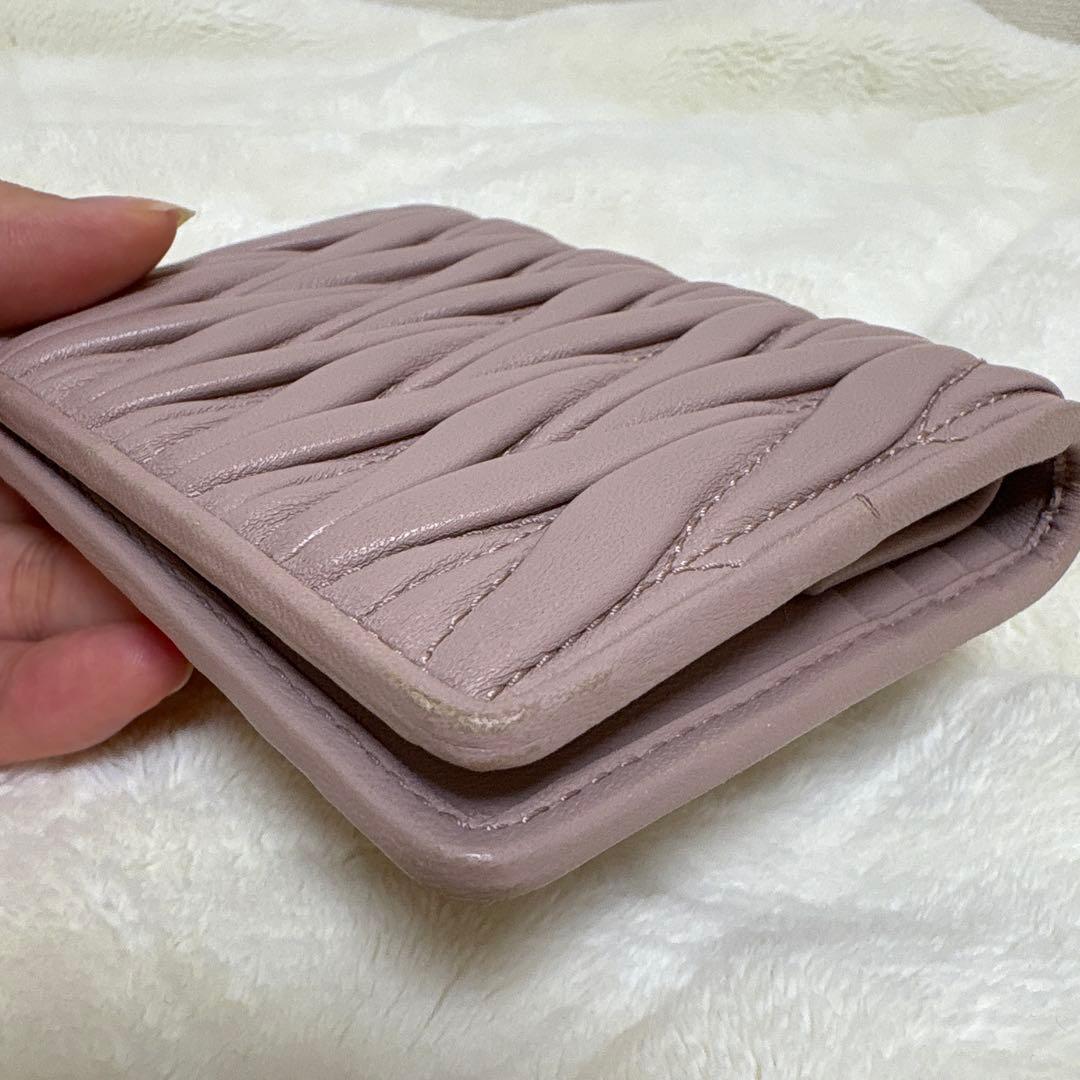 miumiu マテラッセ 二つ折り財布 コンパクト ピンクベージュ　付属品完備