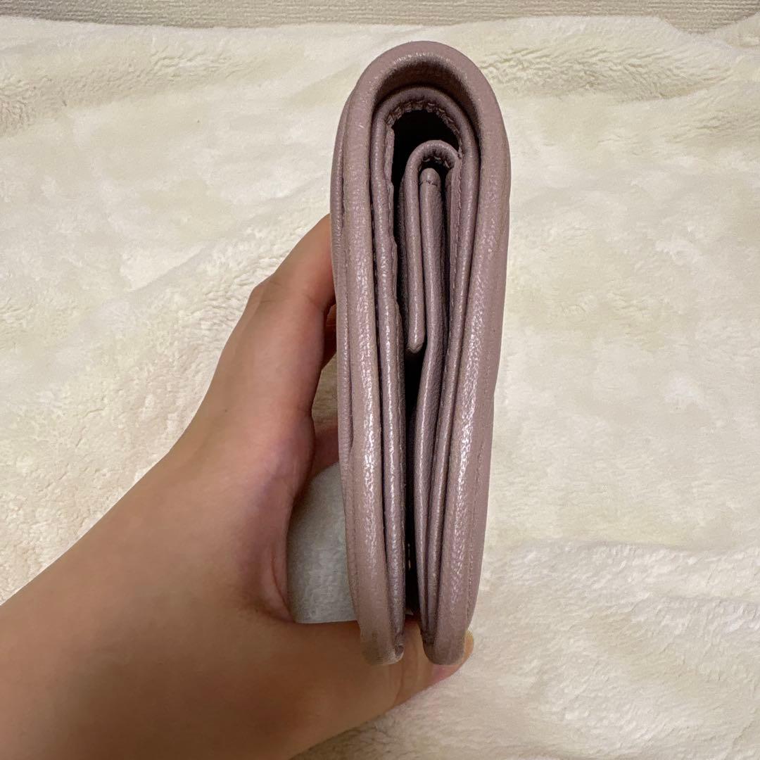 miumiu マテラッセ 二つ折り財布 コンパクト ピンクベージュ　付属品完備