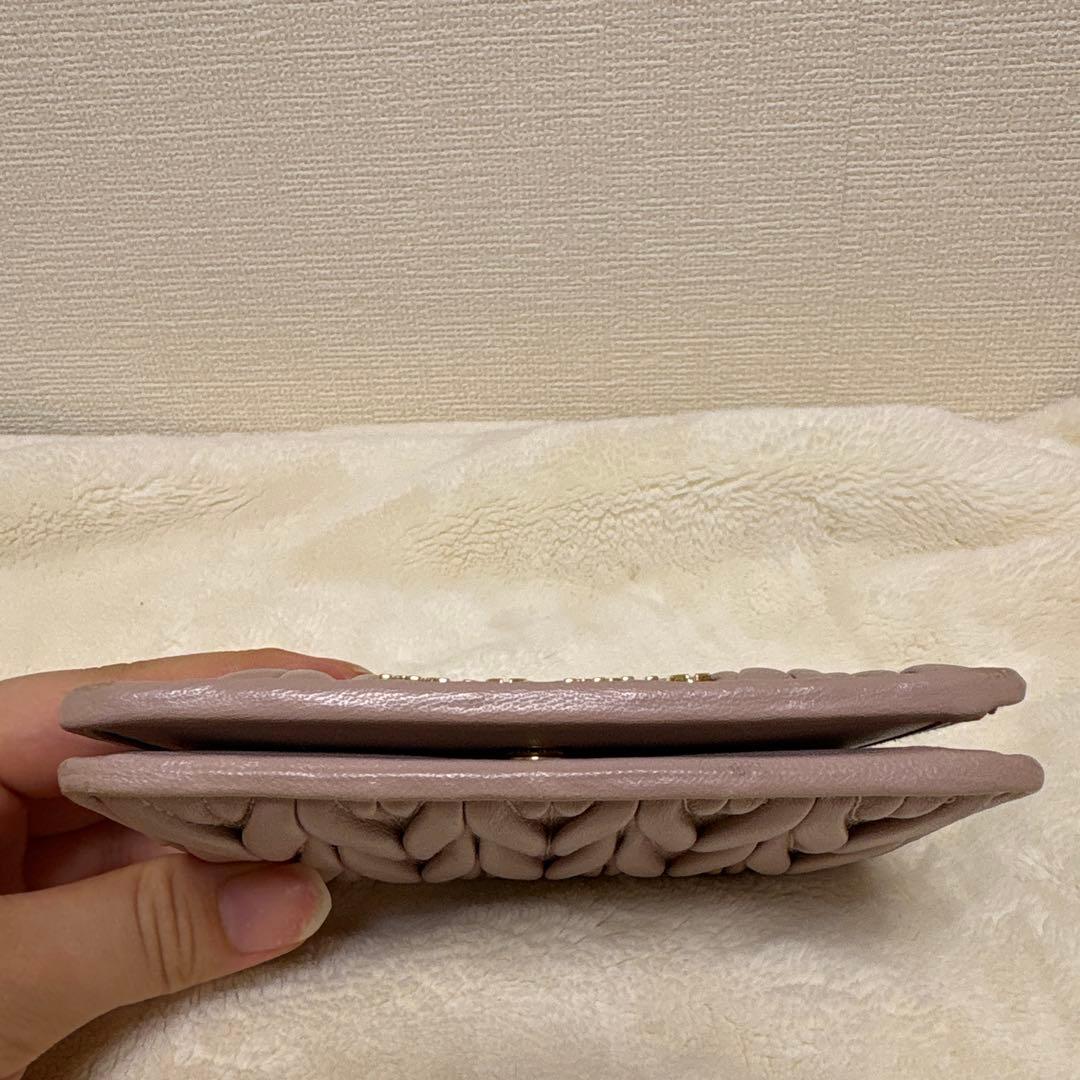 miumiu マテラッセ 二つ折り財布 コンパクト ピンクベージュ　付属品完備