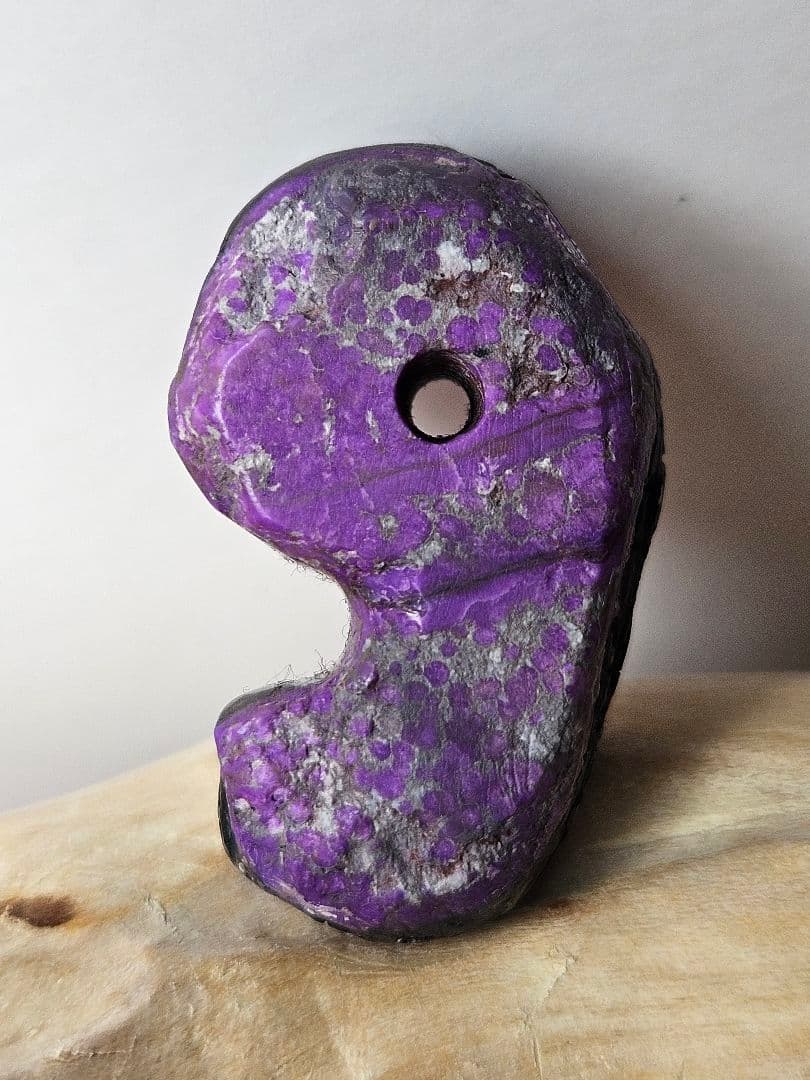 紫スギライト勾玉•原石