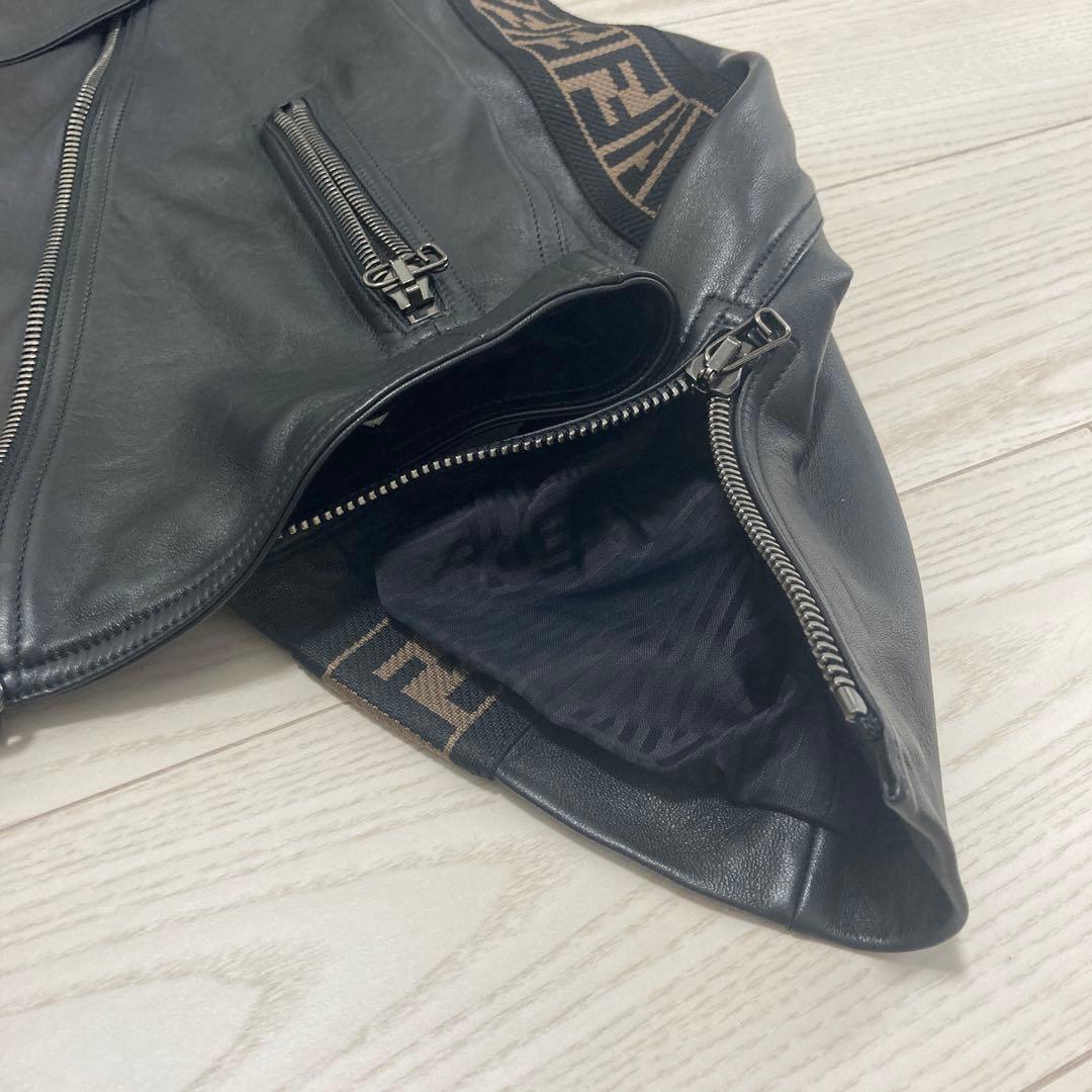 ✨新品同様✨FENDI　ライダース　アームロゴ　ズッカ　Lサイズ　ラムレザー　黒