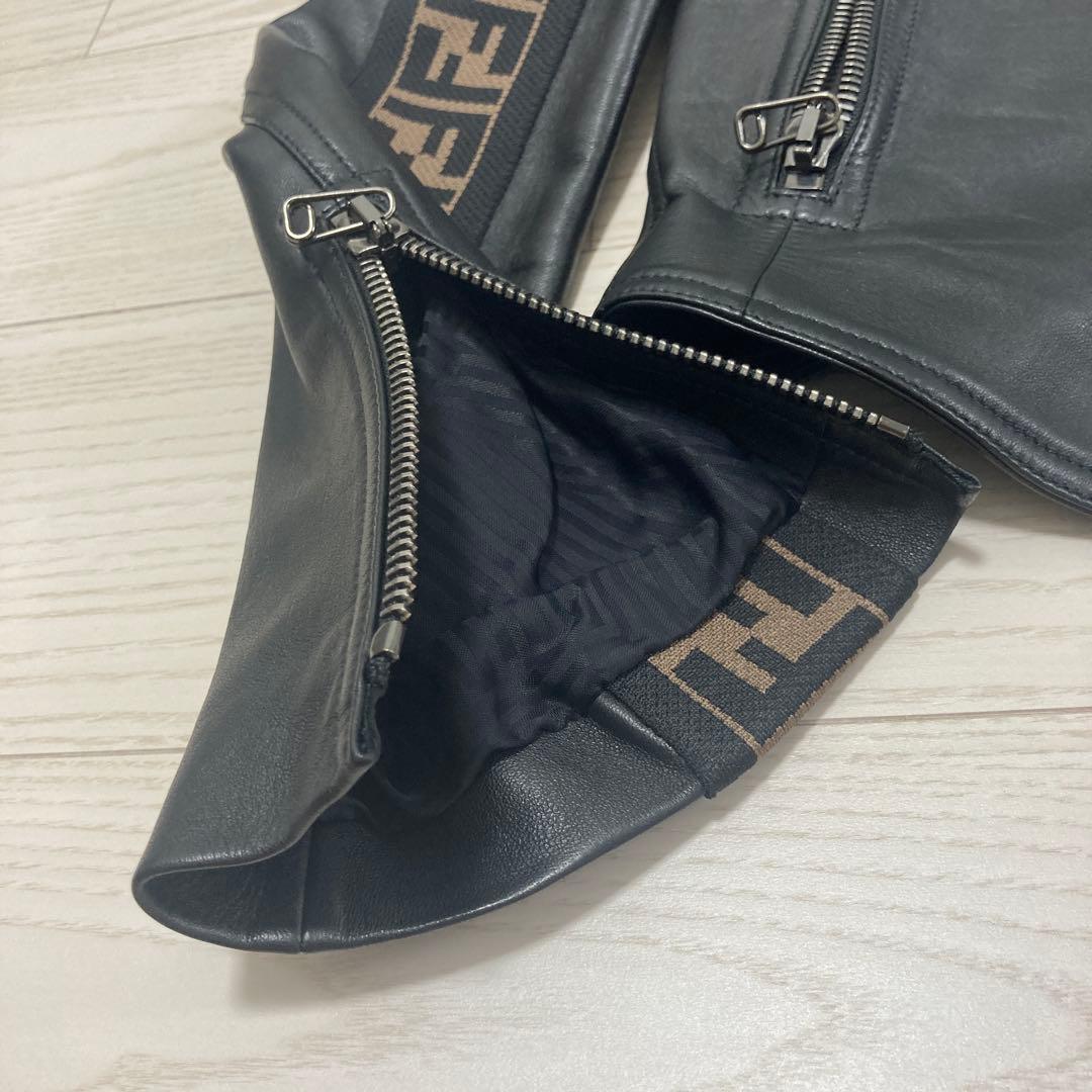 ✨新品同様✨FENDI　ライダース　アームロゴ　ズッカ　Lサイズ　ラムレザー　黒