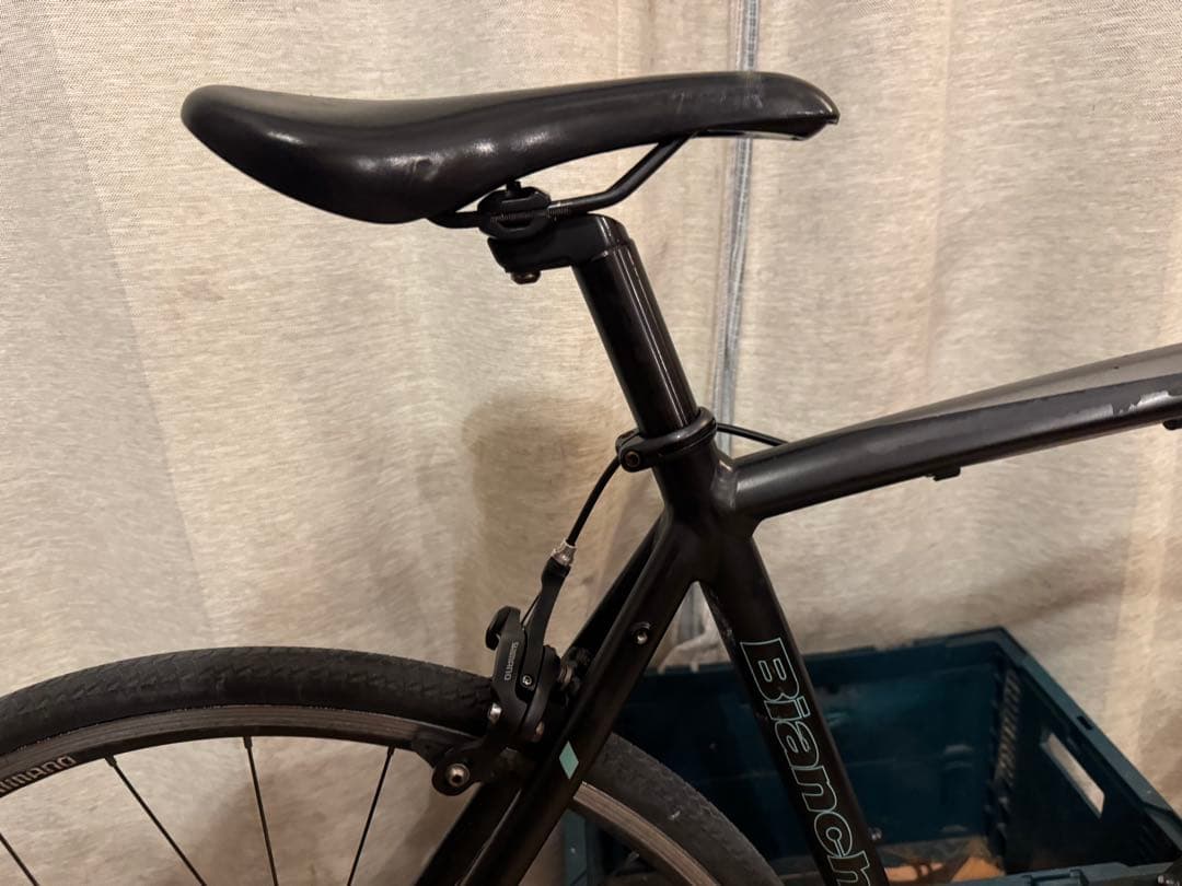 【東京】Bianchi クロスバイク マッドブラック 700c 2×8s