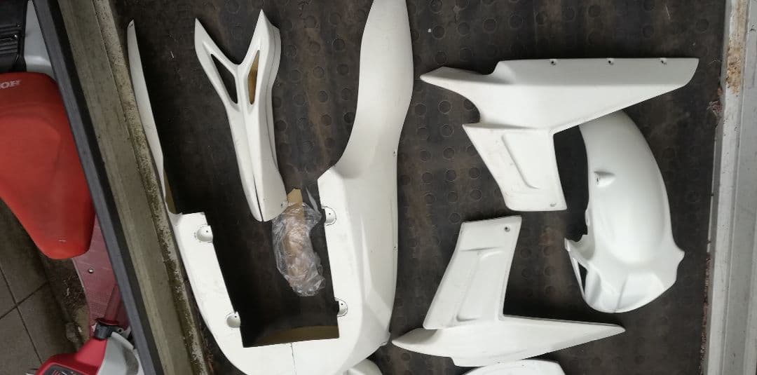 マジェスティ　sj03 b ,c シリーズ　カムストック　新品カウルセット