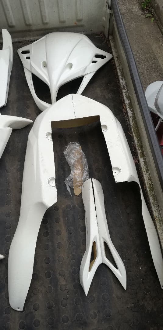 マジェスティ　sj03 b ,c シリーズ　カムストック　新品カウルセット