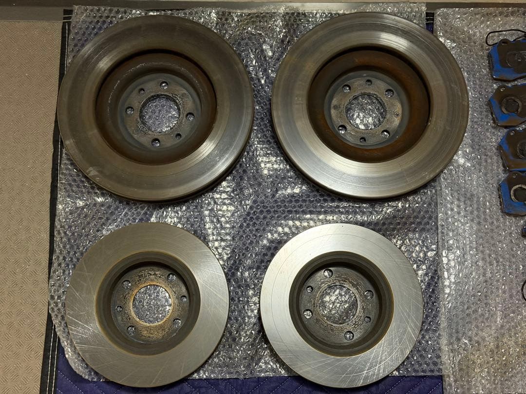 アバルト595 ブレーキローター&ASSO 低ダスト　ストリートパッド