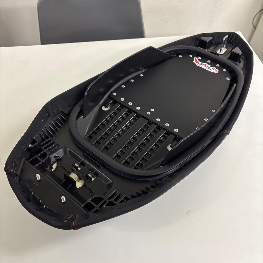 シグナスグリファス ローダウンフラットシート パーティーアップ製 タイプ2