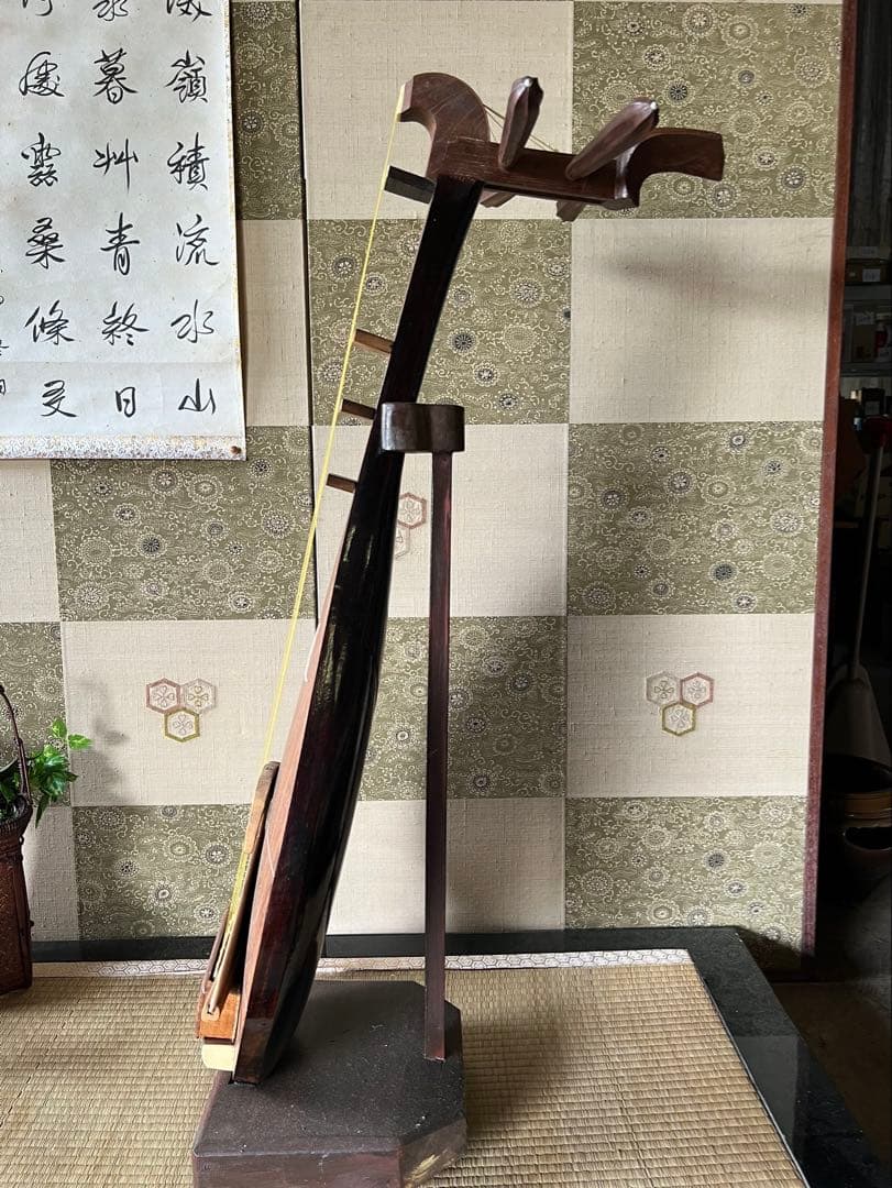 『半月細工・表桑製・四弦』薩摩 琵琶 袋付 撥付き　ヴィンテージ　びわ　楽器琵琶