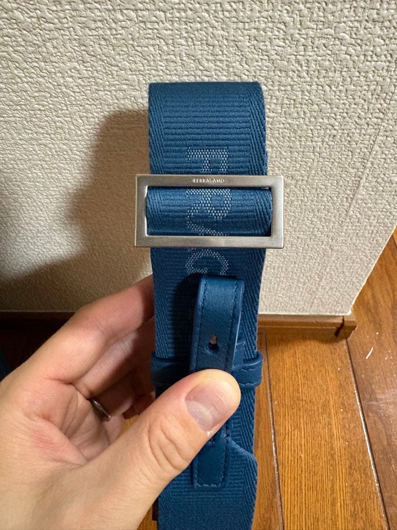FERRAGAMO ミニトートバッグ ブルー