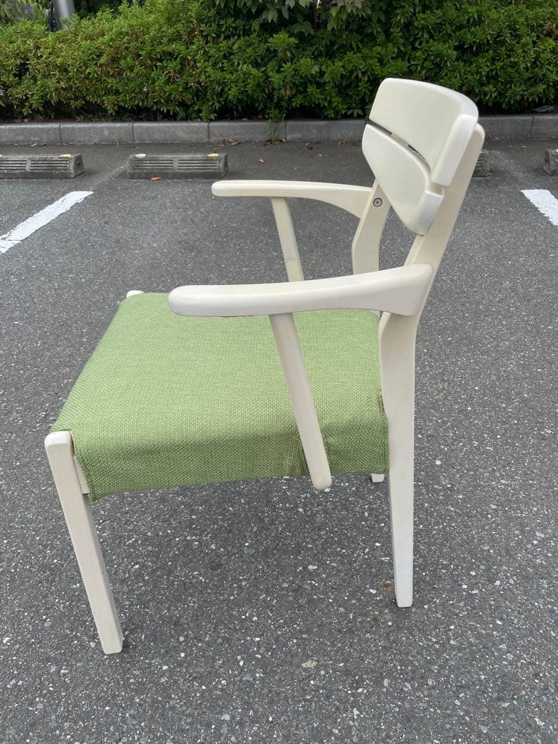 廃盤　美品　ニトリ アルナス ヒジツキ　肘置き付き椅子　カバー有　ダイニング