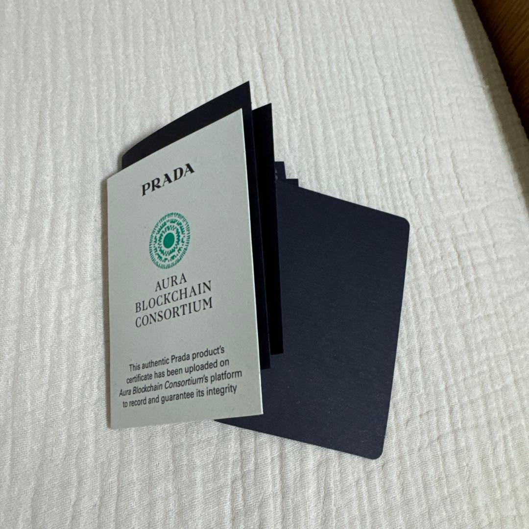 PRADA 二つ折り　財布　正規品