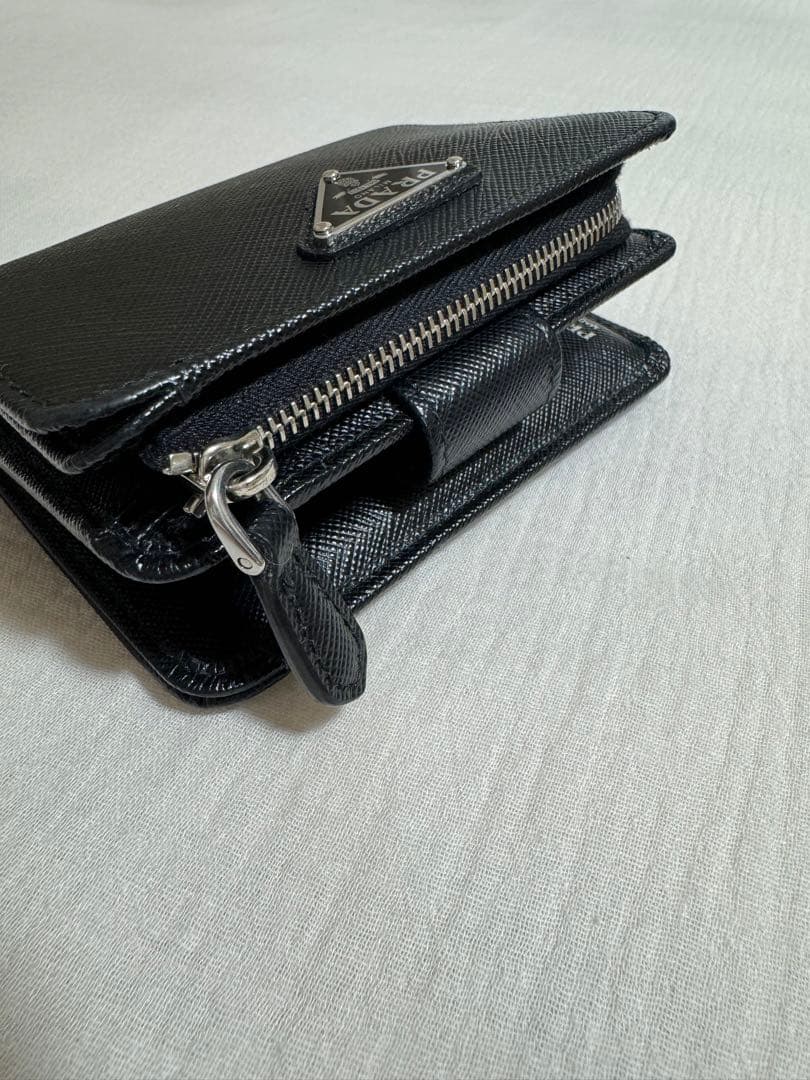 PRADA 二つ折り　財布　正規品