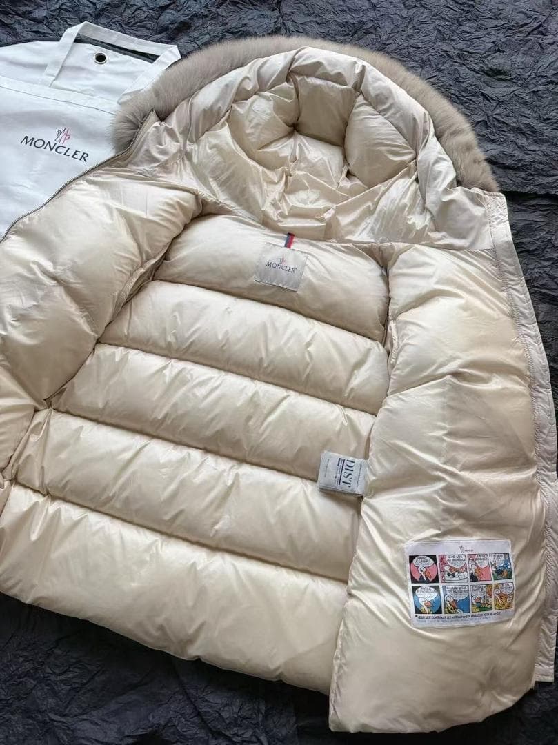 ✨MONCLER✨美品 クリーム色 ダウンジャケット