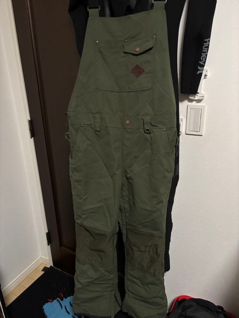 Quiksilver オリーブグリーン ビブパンツ　スノボウェア