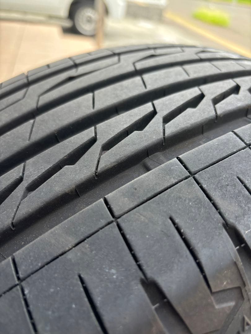 ブリヂストン　アレンザLX100 265/65R17