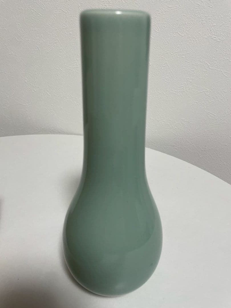 青緑色の花瓶 木製箱付き