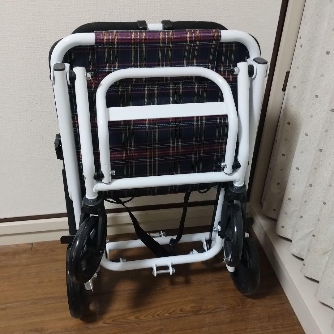 車椅子　介助型　ノーパンクタイヤ　折りたたみ　超軽量　安全ベルトつき