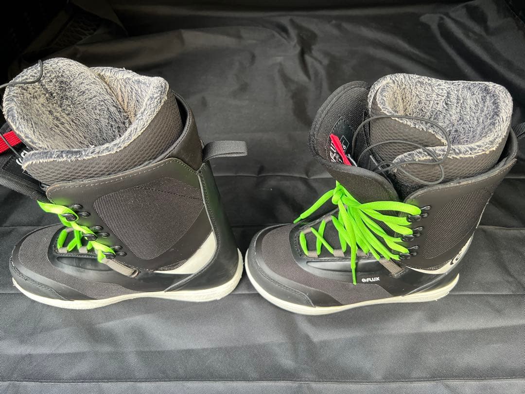 26.0 FLUX GTX LASE スノーボードブーツ ブラック/グリーン