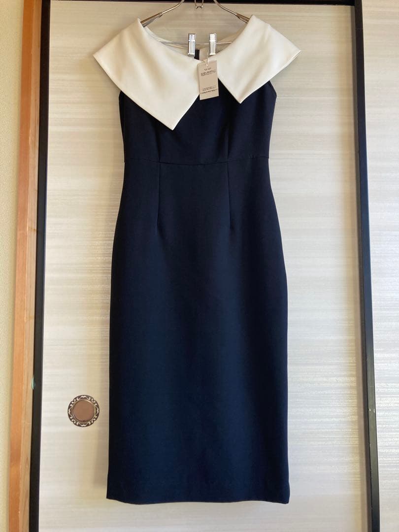 タグ付き新品未使用JENNE 黒と白の大きな襟付きワンピース