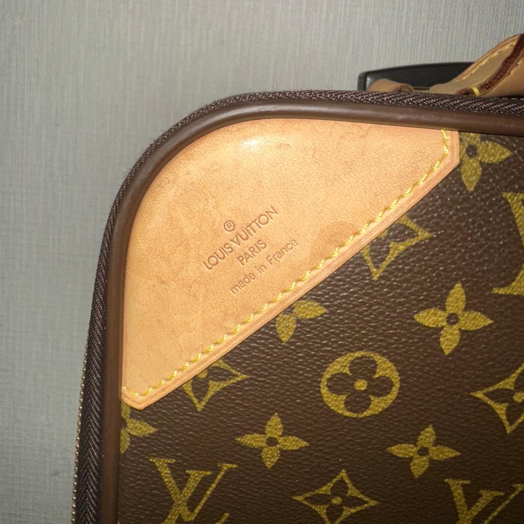 LOUIS VUITTON スーツケース