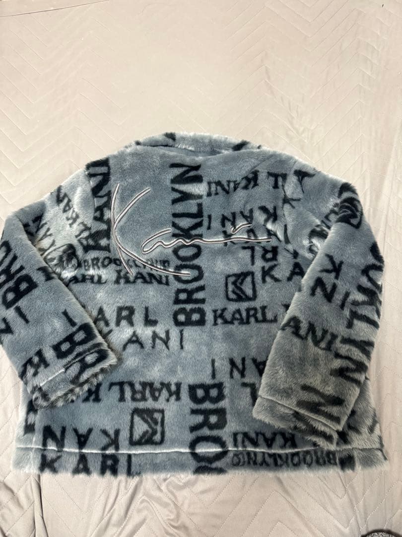 Karl Kani 総柄 ロゴ刺繍 ファーコート ボア L シルバーグレー