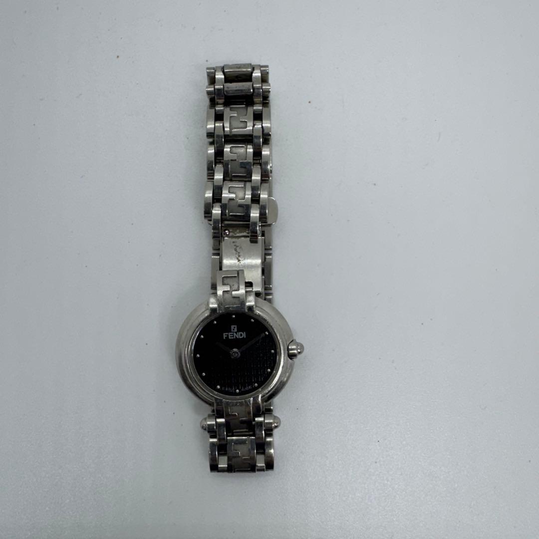 ✨FENDI✨フェンディ✨クォーツ✨ブラック文字盤✨シルバー✨腕時計✨