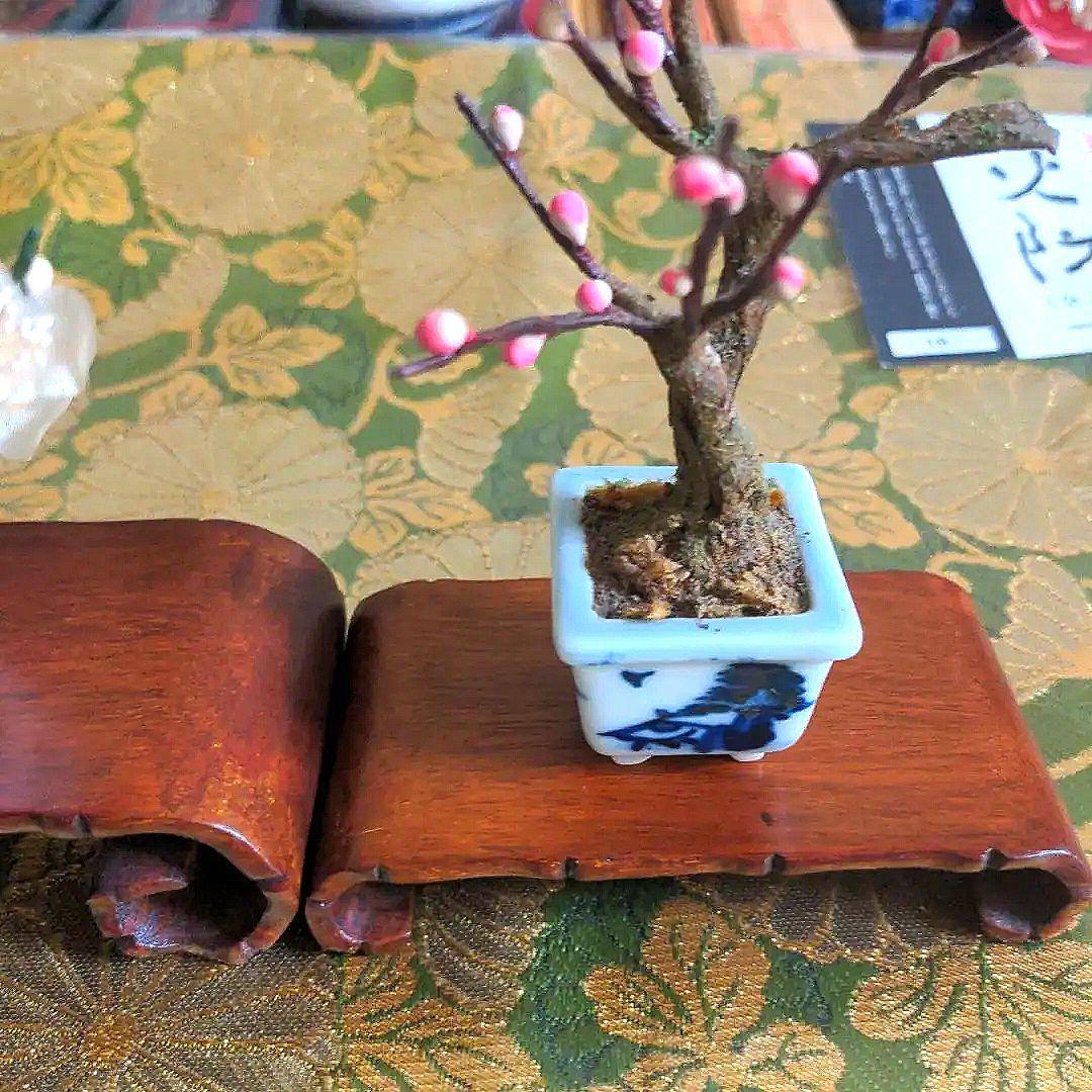 【最終価格】紅白梅豆盆栽（作り物）ミニサイズ 置物（花台付）一対