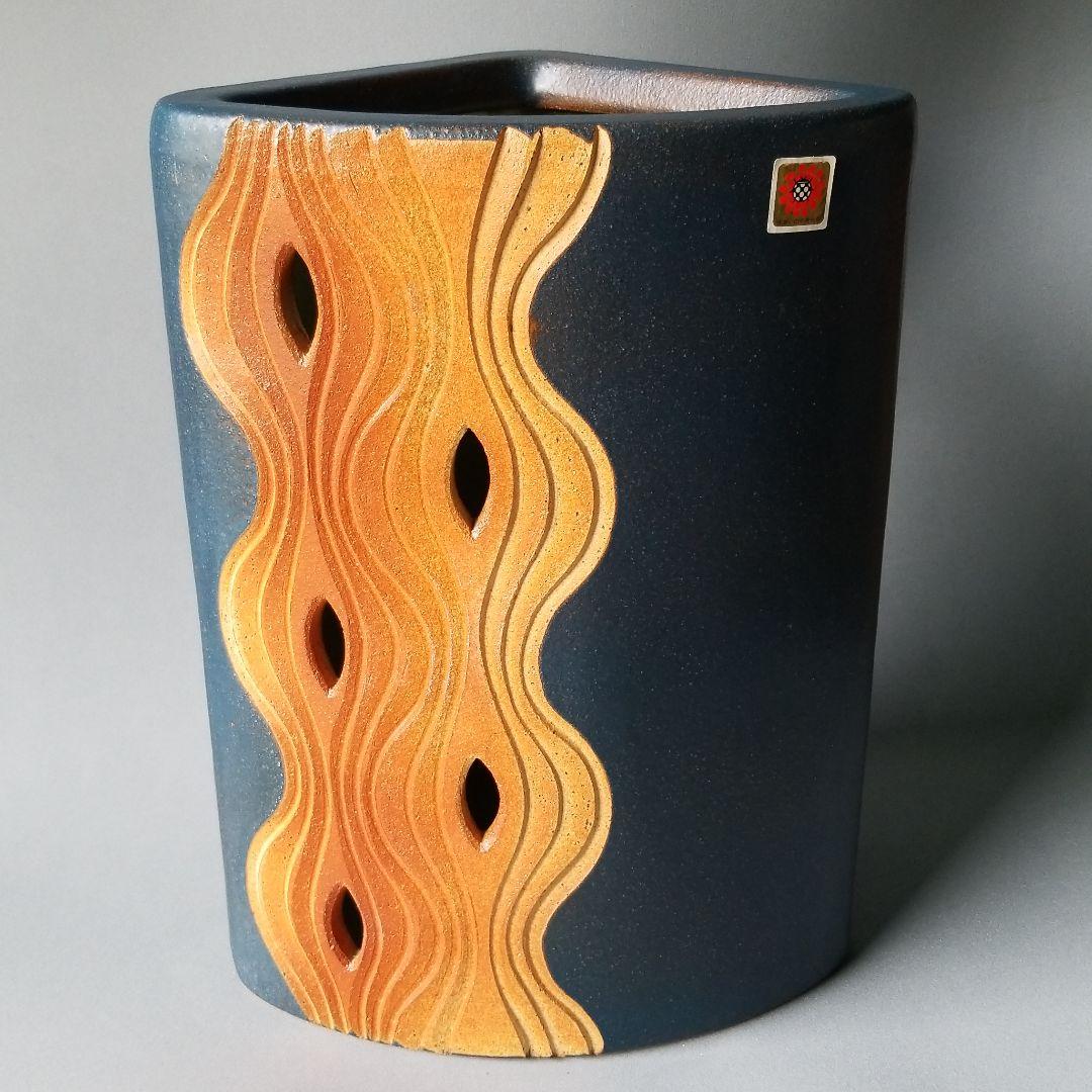 信楽焼傘立て  コーナー彫 高さ４７cm