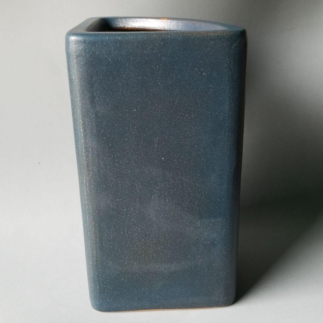 信楽焼傘立て  コーナー彫 高さ４７cm