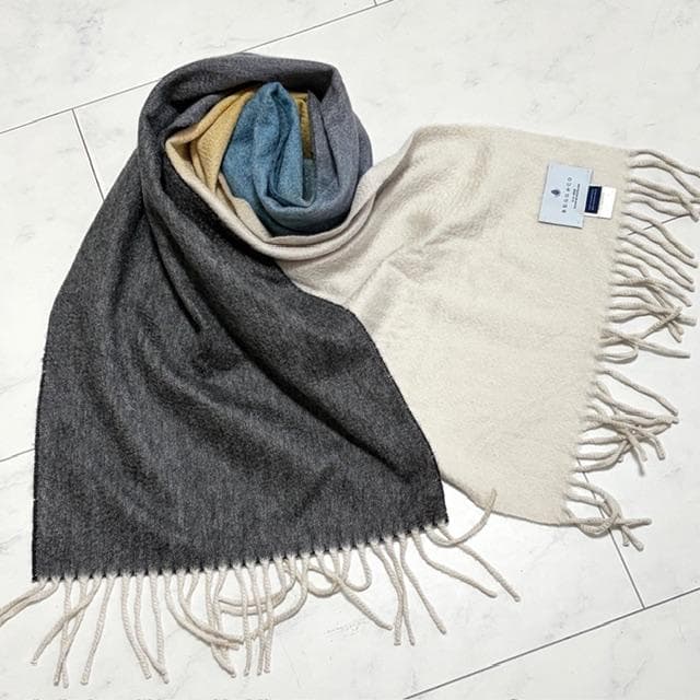 新品シール付★ベグアンドコー カシミアマフラー 白、薄茶、灰、青のグラデーション