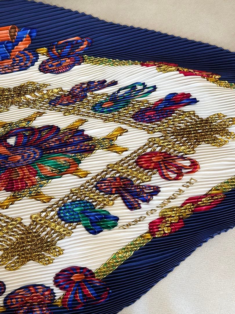 エルメス　プリーツスカーフ　LES RUBANS DU CHEVALIER