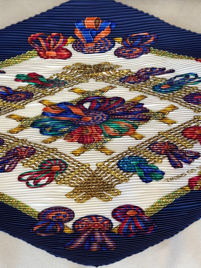 エルメス　プリーツスカーフ　LES RUBANS DU CHEVALIER