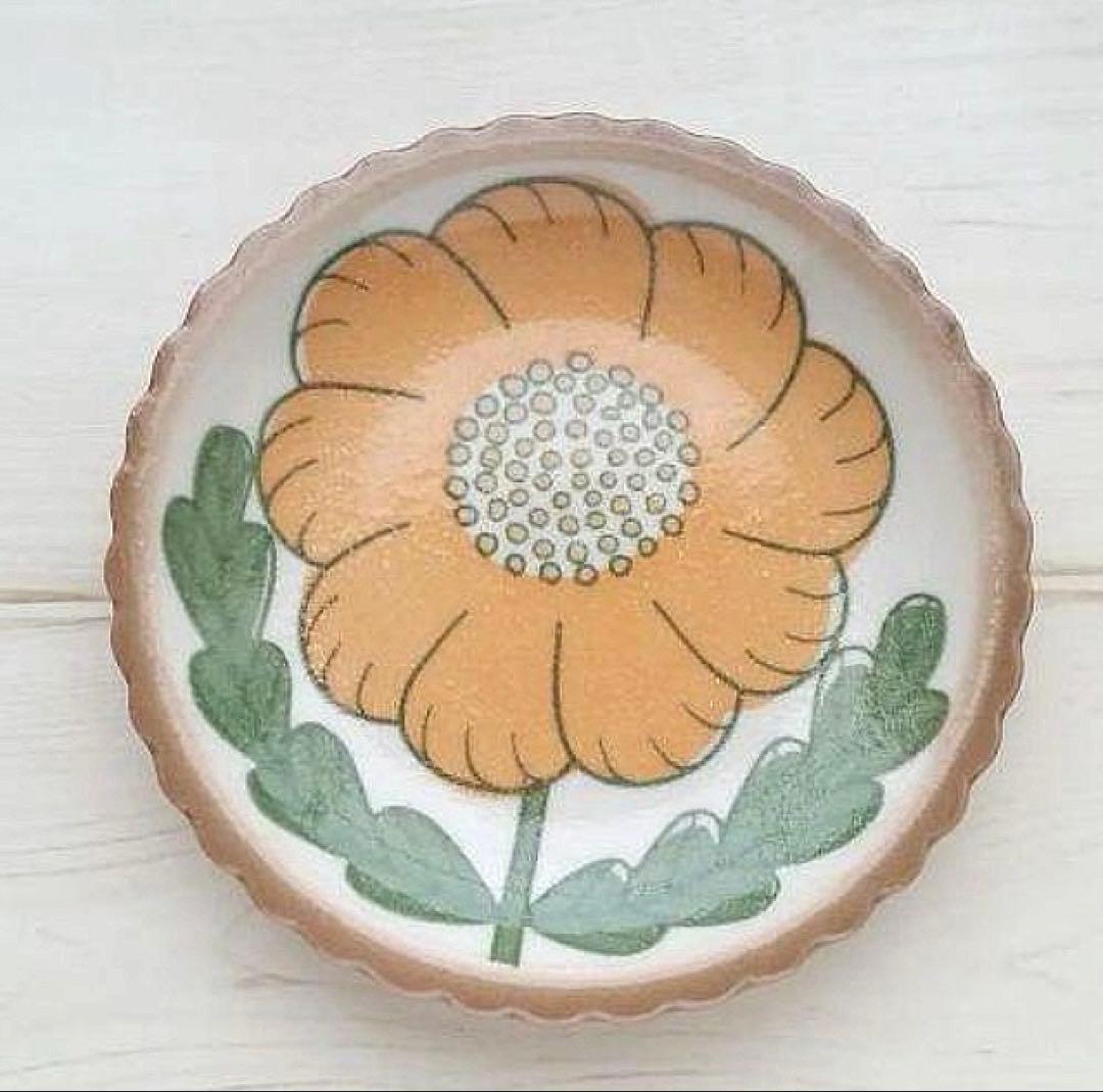 新品　美濃焼　すくすく 14.3cm小皿　はな