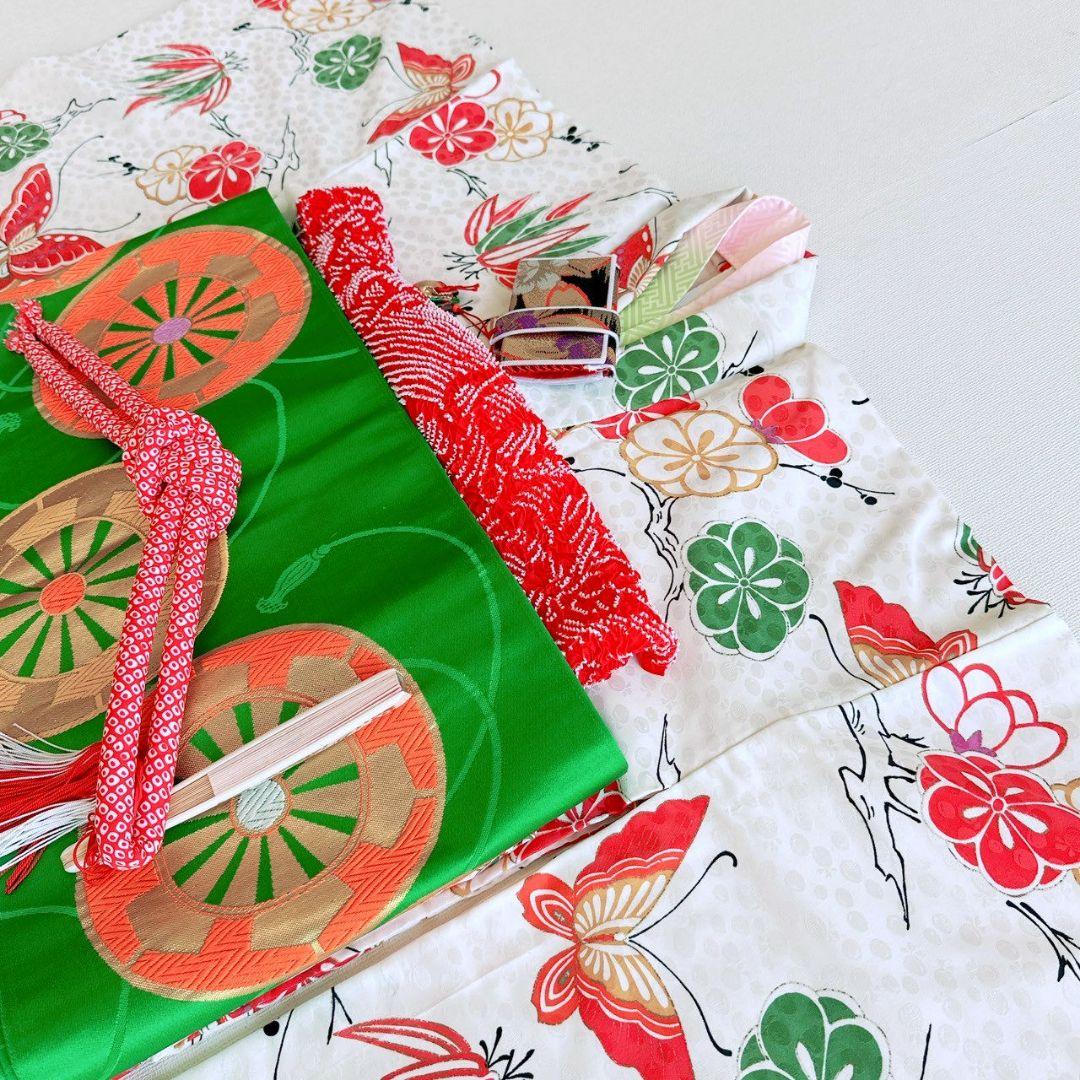 フルセット　七五三　７歳女の子　白系　蝶梅竹　レトロ　緑袋帯　簡単半衿　7075