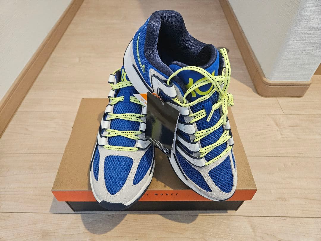 NIKE　KD18EP　バスケットボールシューズ ホワイト/ブルー/イエロー