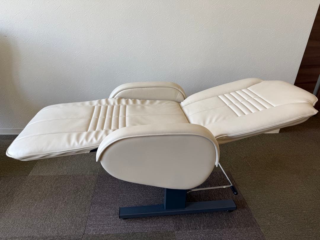 タカラベルモント「快適美顔」エステベッド リクライニング未使用品