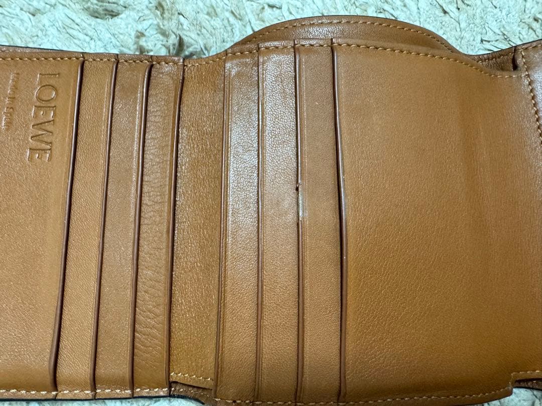 LOEWE 三つ折財布