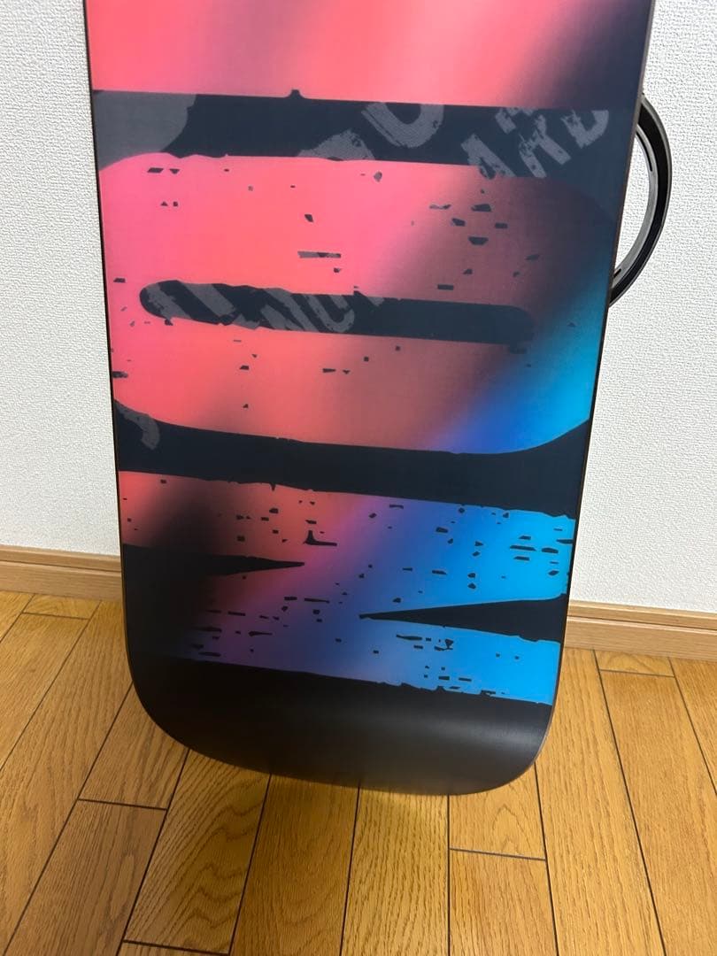 【新品、未使用】SALOMONのスノーボードとサロモンのバィンディングのセット