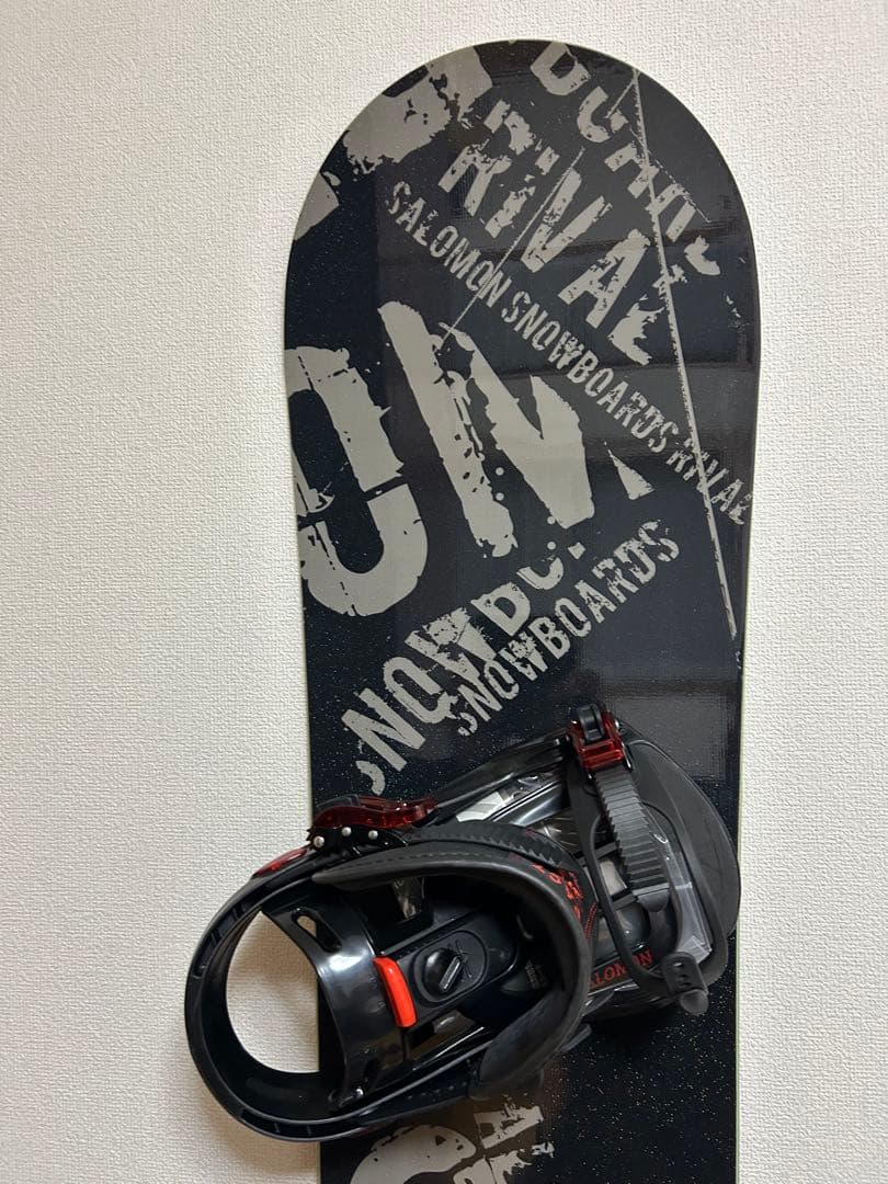 【新品、未使用】SALOMONのスノーボードとサロモンのバィンディングのセット