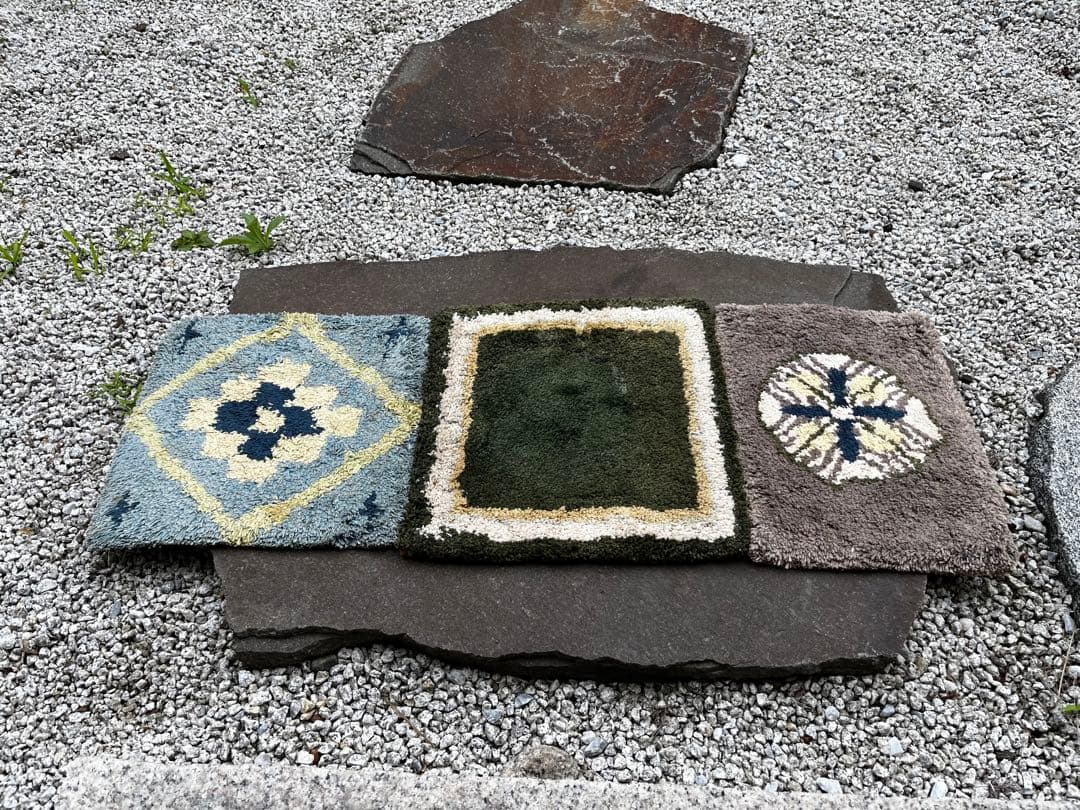 新鍋島緞通　吉島敷物　四角形　緑　グレー　青　座布団 3枚セット　段通　タグなし