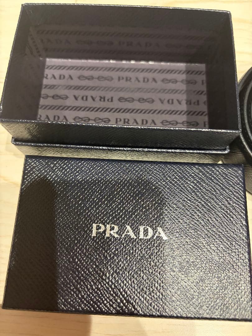 PRADA ブラックレザー ベルト　ユニセックス