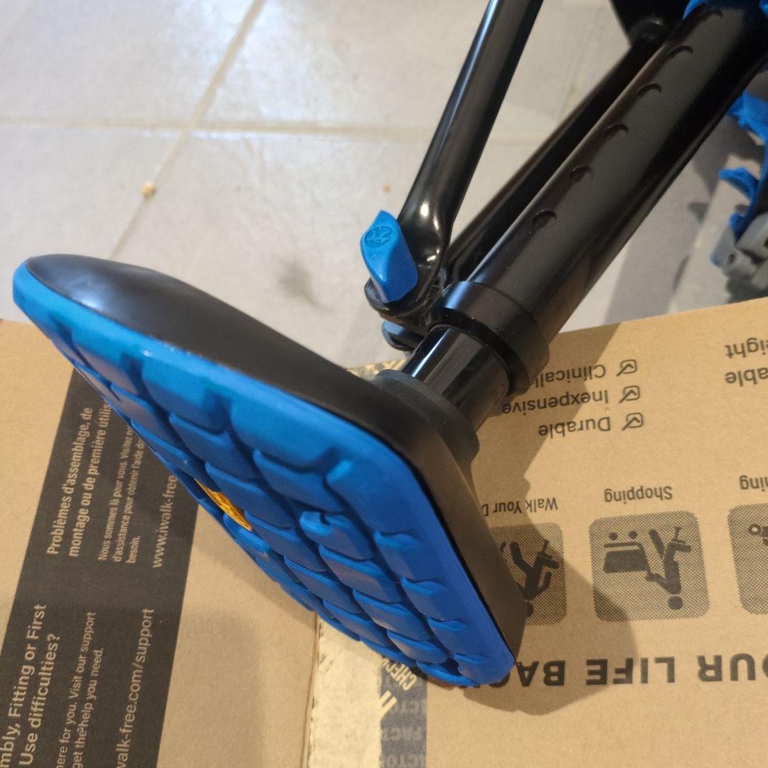 ハンズフリー 松葉杖 アイウォーク フリー 骨折 リハビリ 義足