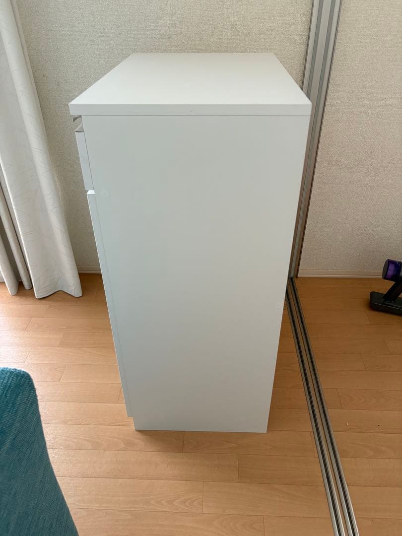 【美品】ニトリキャビネット 食器棚 フォルムNガラス扉付き