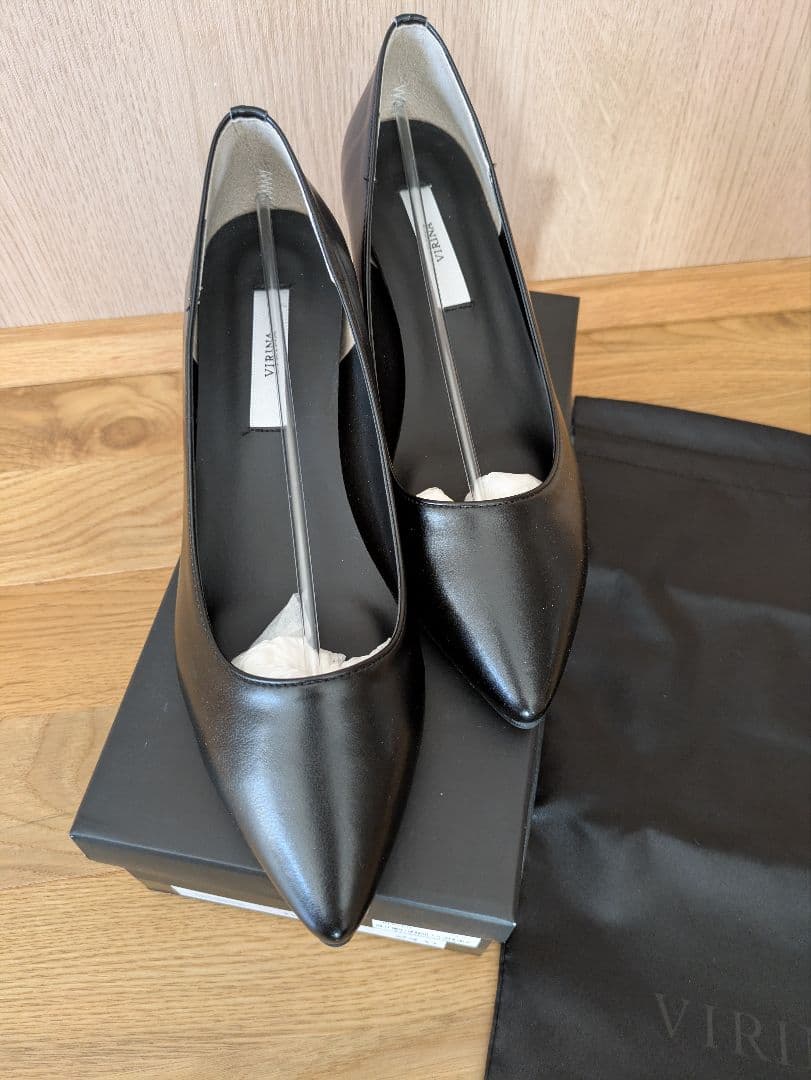 ヴィリーナ ヒール5cm/晴雨兼用ポインテッドパンプス（ブラック）