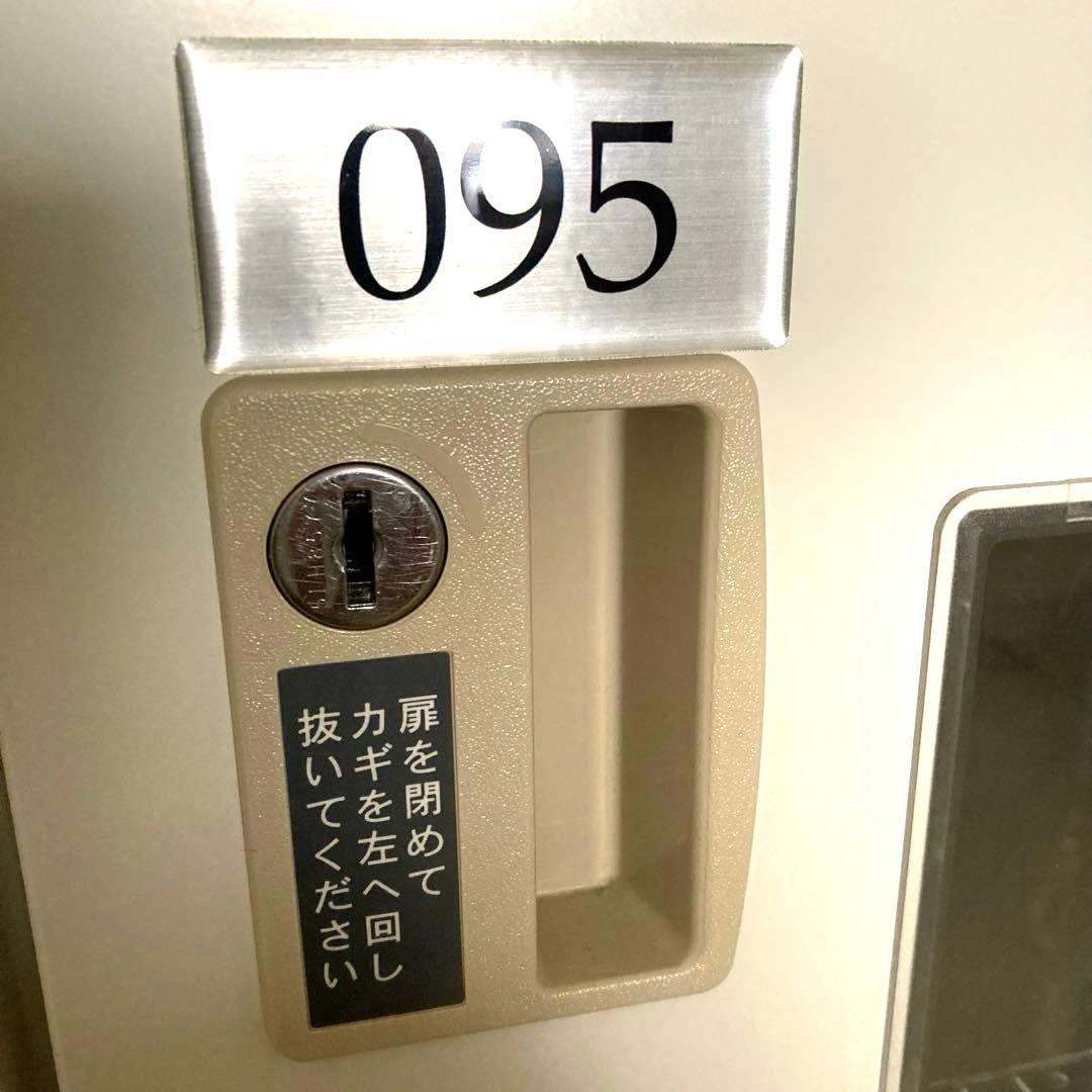 多人数ロッカー　鍵付きロッカー　シューズロッカー　14人用　番号付き