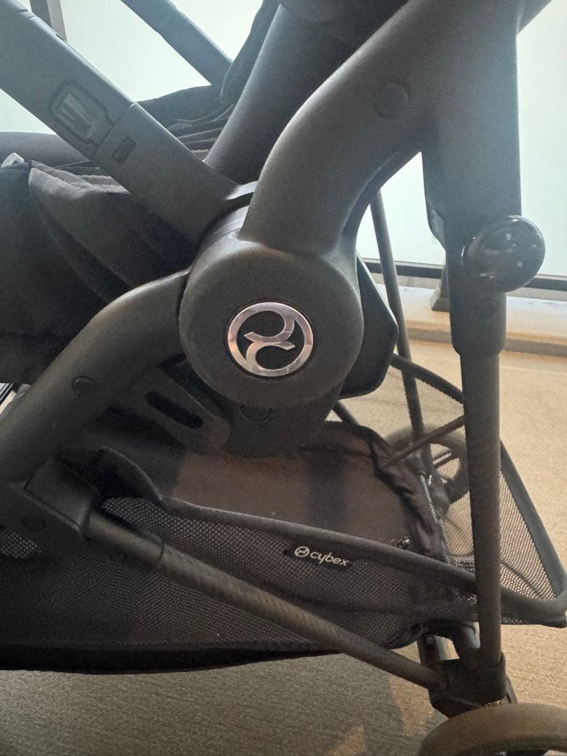 Cybex MELIO CARBON (2024年) レインカバー付き