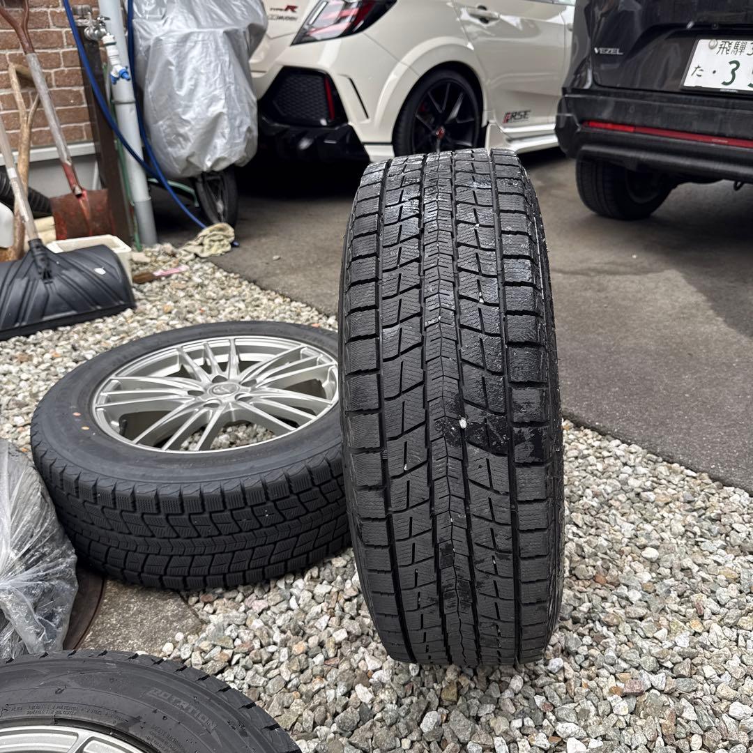 235/60/R18 スタッドレスタイヤ