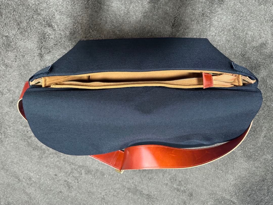 極美品　uni&co サイズS キャメル　レザーストラップ　カバー付き