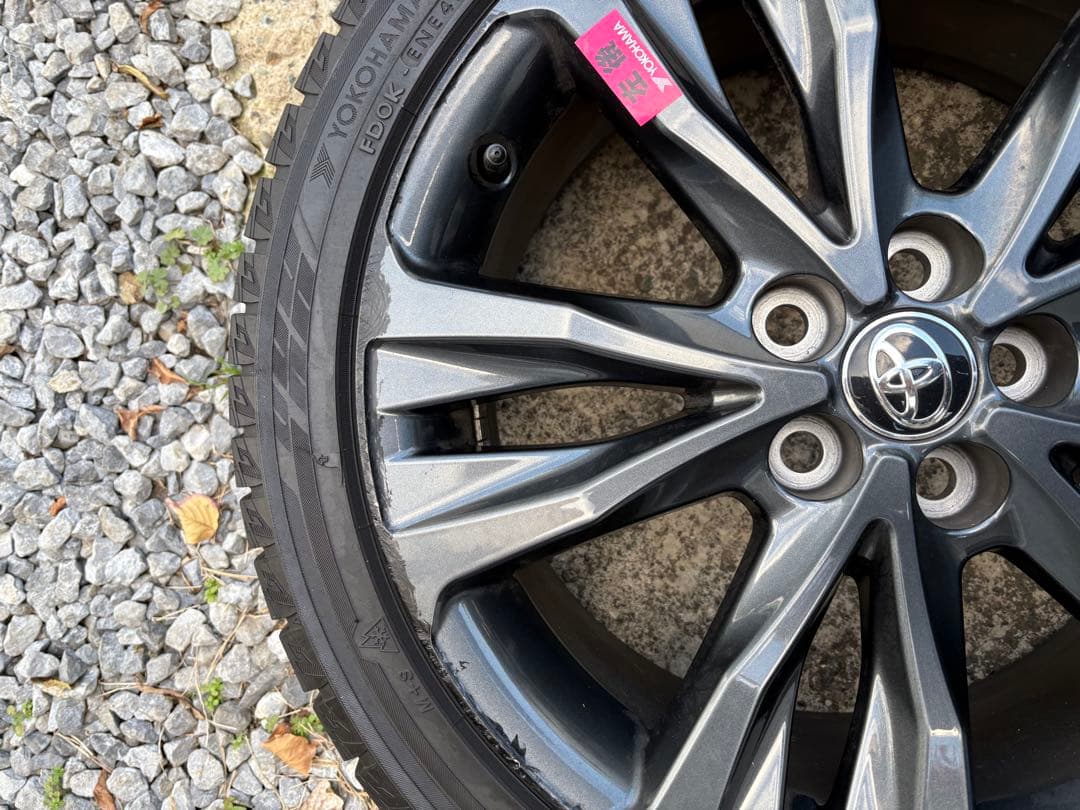 スタッドレス YOKOHAM ICE GUARD 215/45/17 バリ山